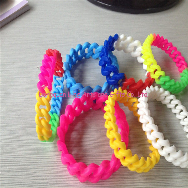 hot salling silicone/soft pvc/rubber silicone bracelet for decoration /promotion/hear