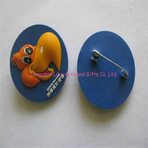 2014 custom promotional irregular silicone/rubber/ plastic brooches with customized logo